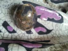 Osso di seppia con uovo, ceramica raku, 2012, l. 35 cm. ca. vari elementi, dett.